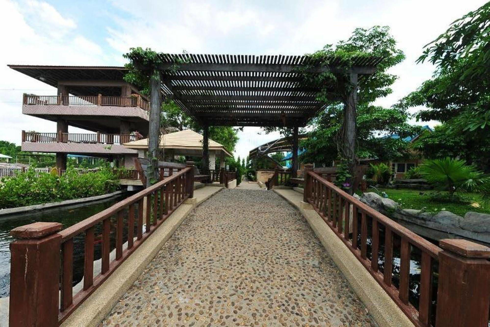 Nakhonratchasima Chart Trip Resort מראה חיצוני תמונה