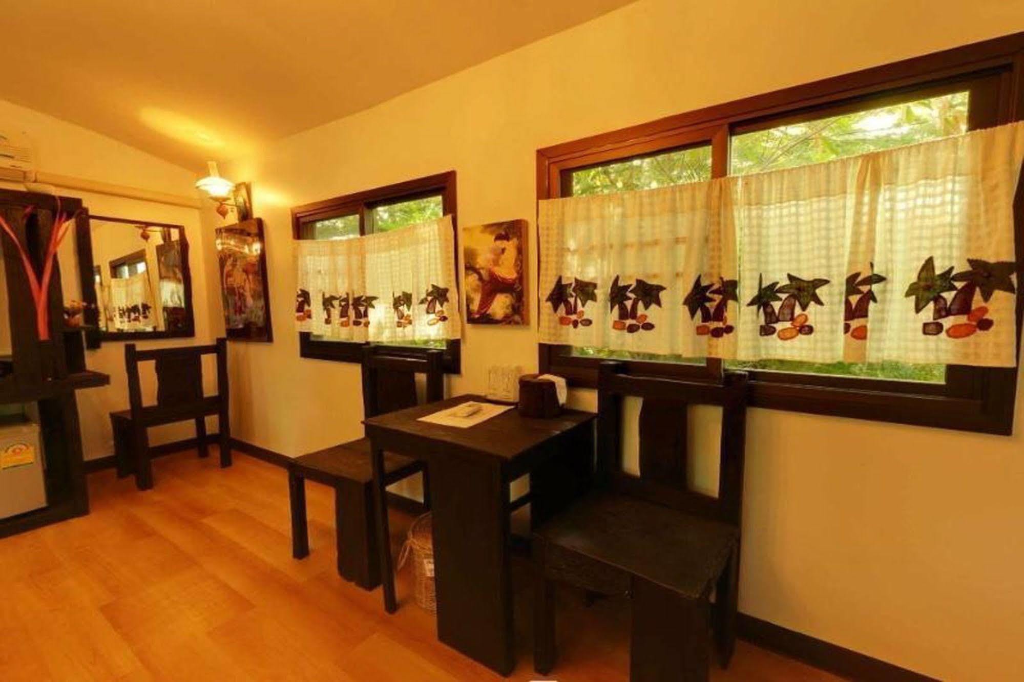 Nakhonratchasima Chart Trip Resort מראה חיצוני תמונה