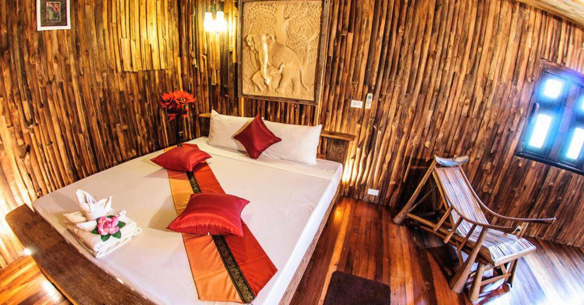 Nakhonratchasima Chart Trip Resort מראה חיצוני תמונה