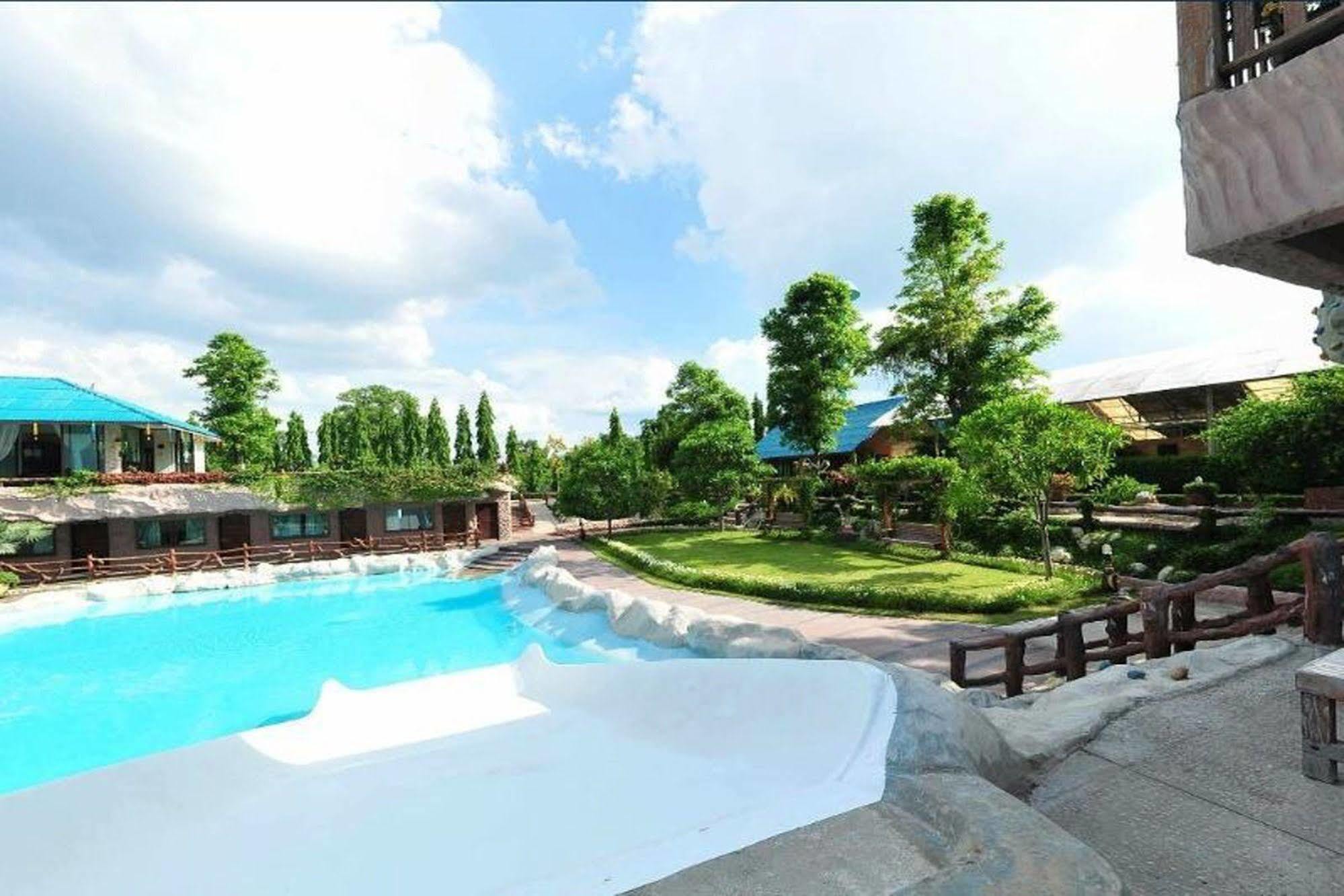 Nakhonratchasima Chart Trip Resort מראה חיצוני תמונה