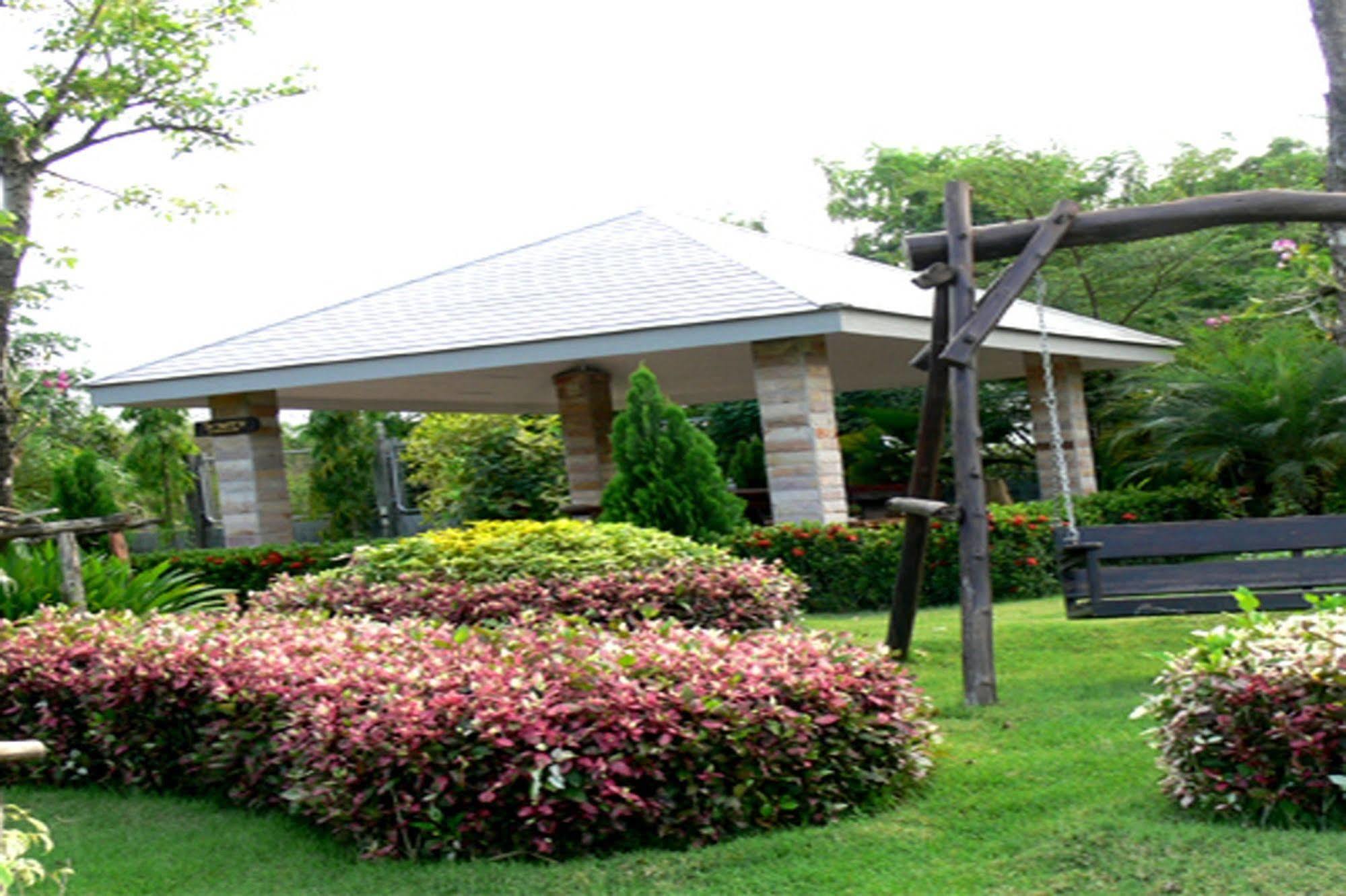 Nakhonratchasima Chart Trip Resort מראה חיצוני תמונה