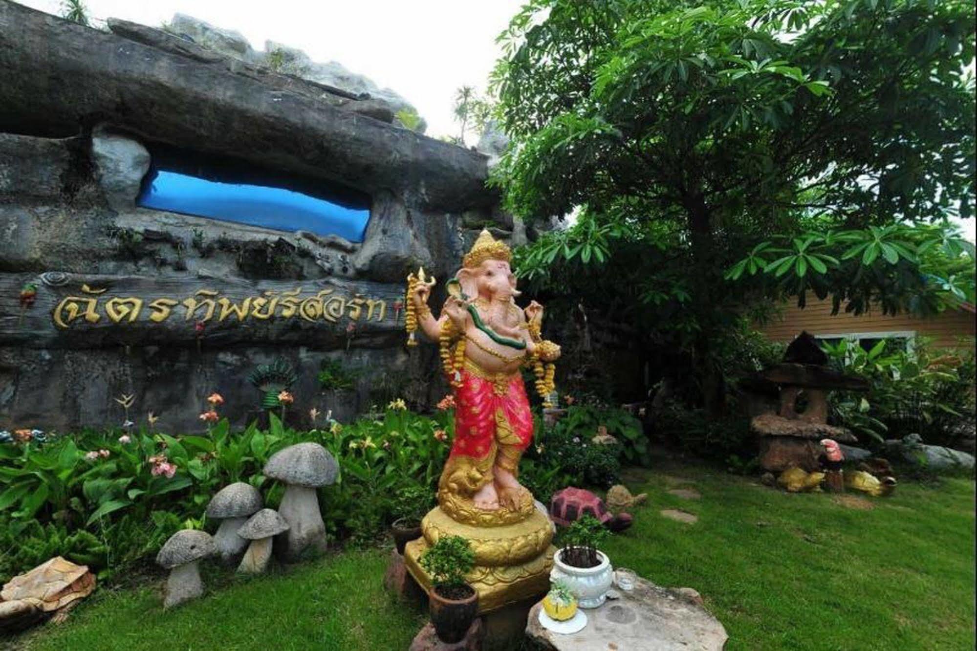 Nakhonratchasima Chart Trip Resort מראה חיצוני תמונה